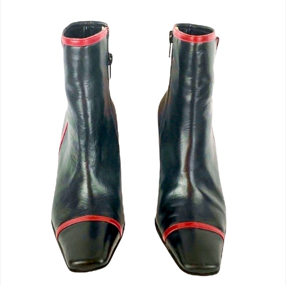 Black Short Ankle Boot with side zipper - Picture 5 of 10